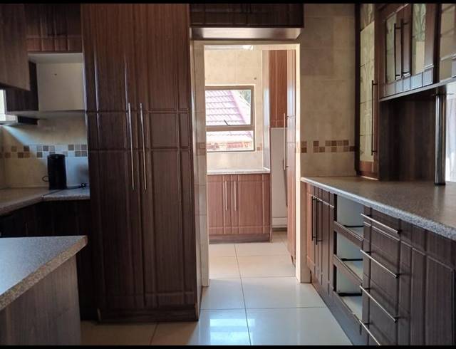 3 BEDROOM HOUSE FOR SALE IN GREENHILLS